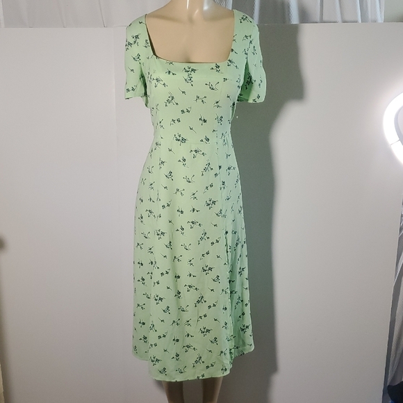 Leith Dresses & Skirts - Leith green Floral Square Neck Country Midi Dress Size L